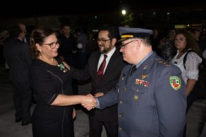 Imagem da notícia - Secretária Márcia Sahdo recebe a Medalha Tiradentes em evento da PMAM