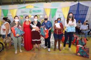 Imagem da notícia - Governo do Amazonas beneficia população de Beruri com doações na área social