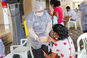 Imagem da notícia - Seas distribui lanches aos familiares de pacientes internados no Hospital 28 de Agosto