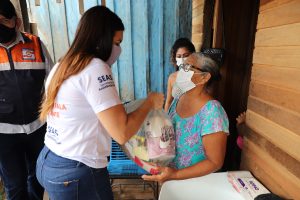 Imagem da notícia - Governo do Amazonas e Parceiros Brilhantes entregam cestas básicas em áreas alagadas de Manacapuru