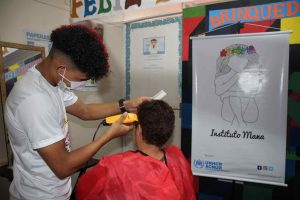 Imagem da notícia - Corte Solidário leva serviços de beleza para acolhidos do Abrigo do Coroado, em Manaus