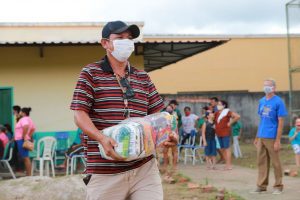 Imagem da notícia - Em Autazes, Seas entrega cestas básicas e apresenta avanços do Governo do Estado na assistência social