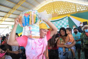 Imagem da notícia - População de Itacoatiara elogia ação de segurança alimentar do Governo do Amazonas