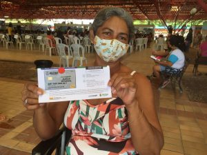 Imagem da notícia - Beneficiários do Auxílio Estadual agradecem cartões recebidos nos postos de atendimento de Manaus