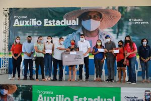 Imagem da notícia - Governo do Amazonas  inicia entrega do Auxílio Estadual permanente para 1,7 mil famílias de Rio Preto da Eva