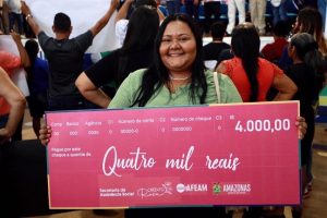 Imagem da notícia - Empreendedoras recebem cheque-símbolo de R$ 4 mil em ação em Presidente Figueiredo