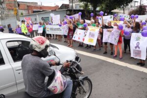 Imagem da notícia - Junho Violeta: Blitz do Ceci alerta para a importância do respeito a faixa de pedestre