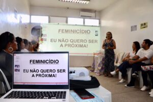 Imagem da notícia - Mulheres recebem orientações nos CECFs sobre violência doméstica e maus-tratos