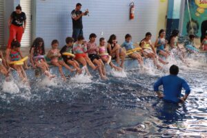 Imagem da notícia - Recreação aquática e visita ao Cigs marcam Colônia de Férias no Centro de Convivência Magdalena Arce Daou