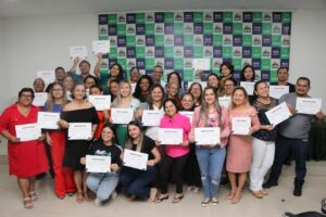 Imagem da notícia - Servidores e técnicos finalizam curso de libras promovido pela Seas