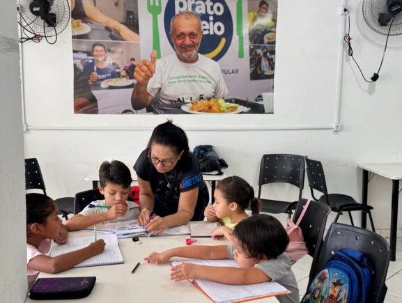 Prato Cheio do bairro Riacho Doce inicia aulas de reforço para crianças da comunidade