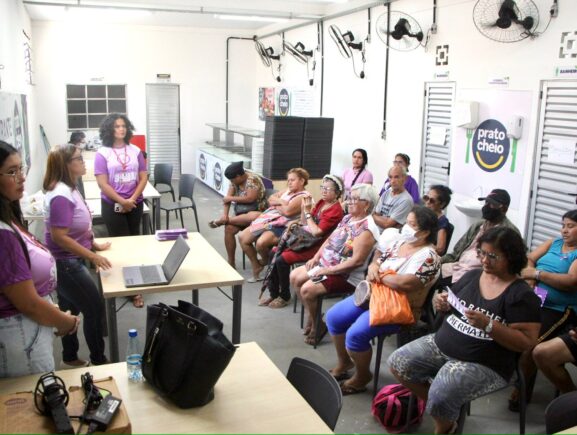 Programa Prato Cheio promove discussões sobre vulnerabilidade social, saúde e violência contra a mulher