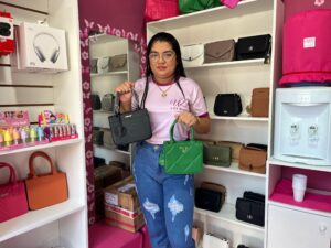 Imagem da notícia - ‘Com a ajuda do Crédito Rosa, pude dar uma alavancada imensa no meu negócio’, diz empreendedora contemplada pelo programa do Governo do Amazonas
