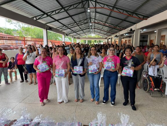 Rio Preto da Eva: Governo do Amazonas distribui mais de 3 mil absorventes do programa Dignidade Menstrual