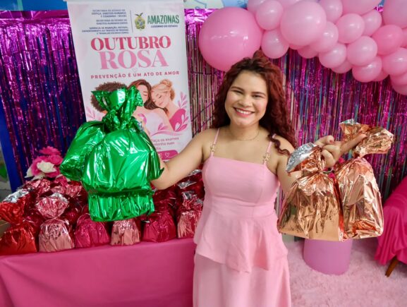 SEAS entrega 300 kits de dignidade menstrual durante o Outubro Rosa Sem Fronteiras